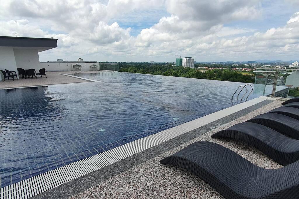 Kozi Square New Sgh Cozy Home 7A Kuching Exterior photo